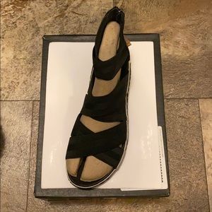 Out n about sorel sandals